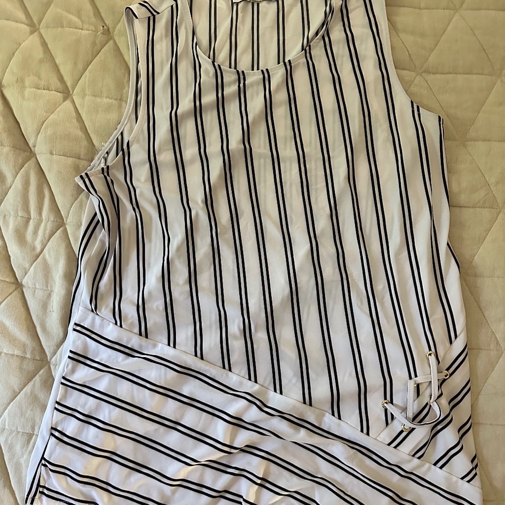 Nine West White and Black Stripe Sleeveless Large Top
